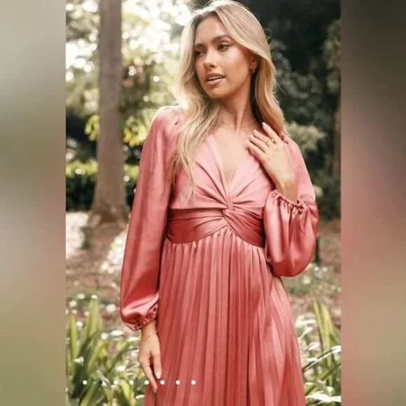 Petal & Pup Noelle Twist Front Pleated Midi Dress - Pink Large - Picture 9 of 9